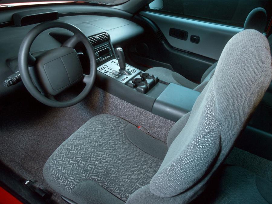Интерьер GM EV1 1996 года  (фото 11 из 19)